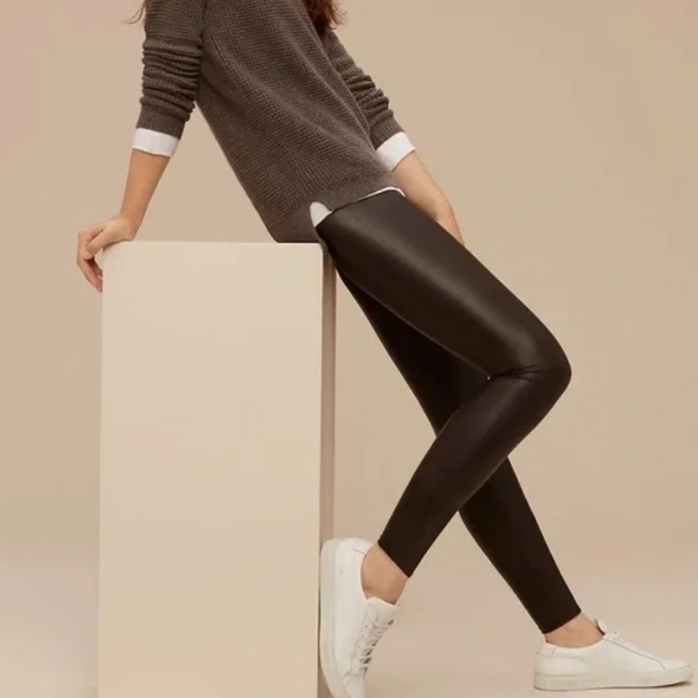 Aritzia Wilfred free black faux leather vegan stretchy leggings size XXS